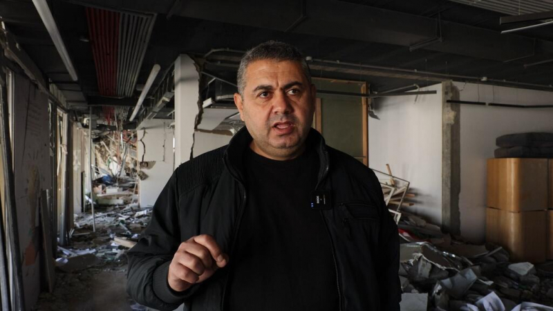 Journalist Rami Al-Sharfi, is the director of radio at Gaza's ZMN 90.60 FM radio station.